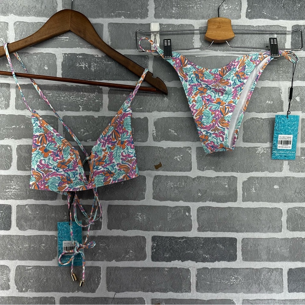Hello Molly Freshwater Sunset bikini set Tops Size‎ Medium Bottoms Size Large